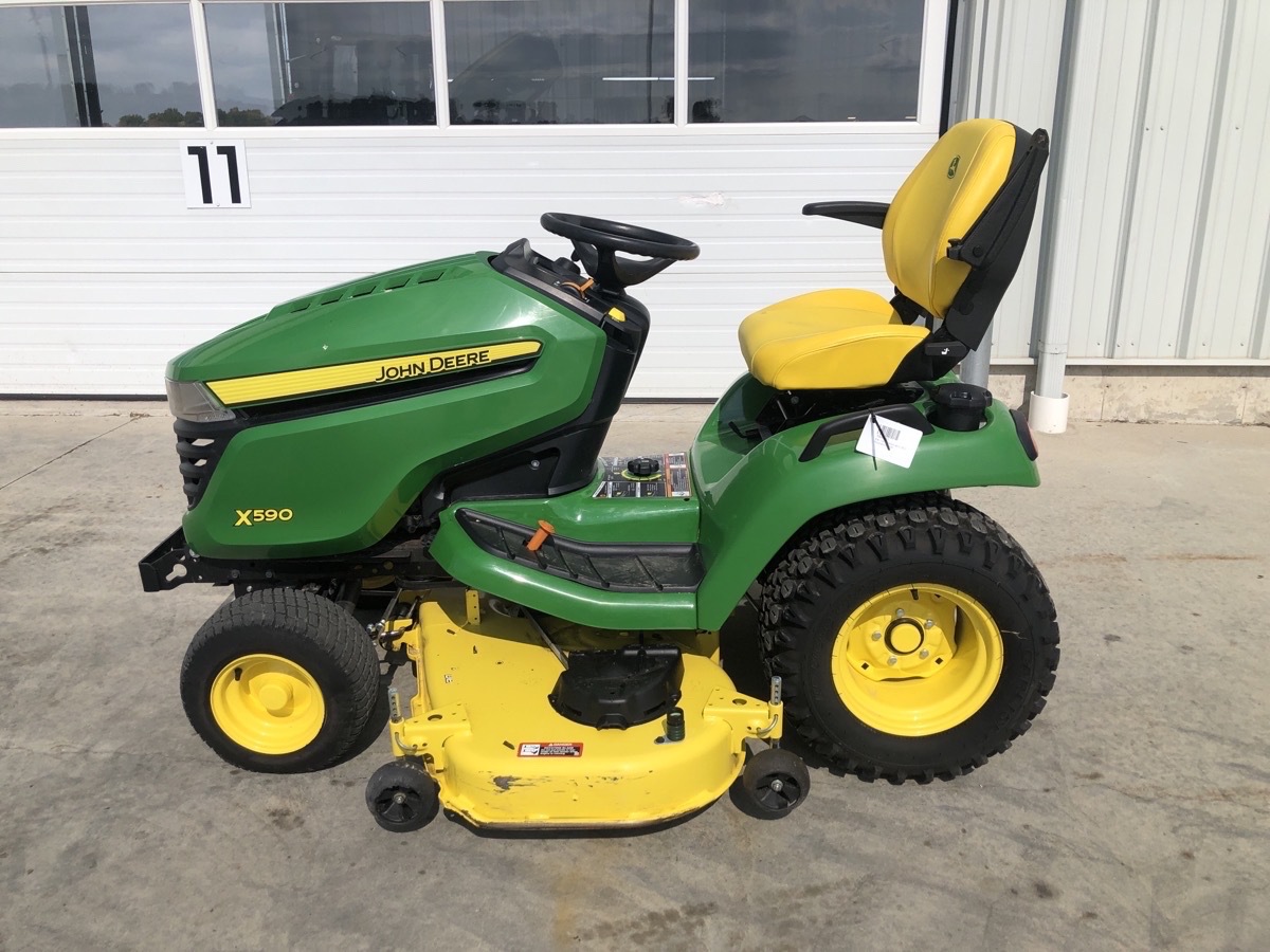 2020 John Deere X590 Image 1