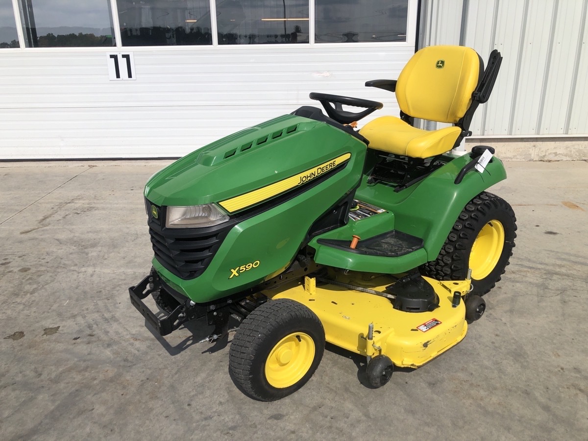 2020 John Deere X590 Image 3