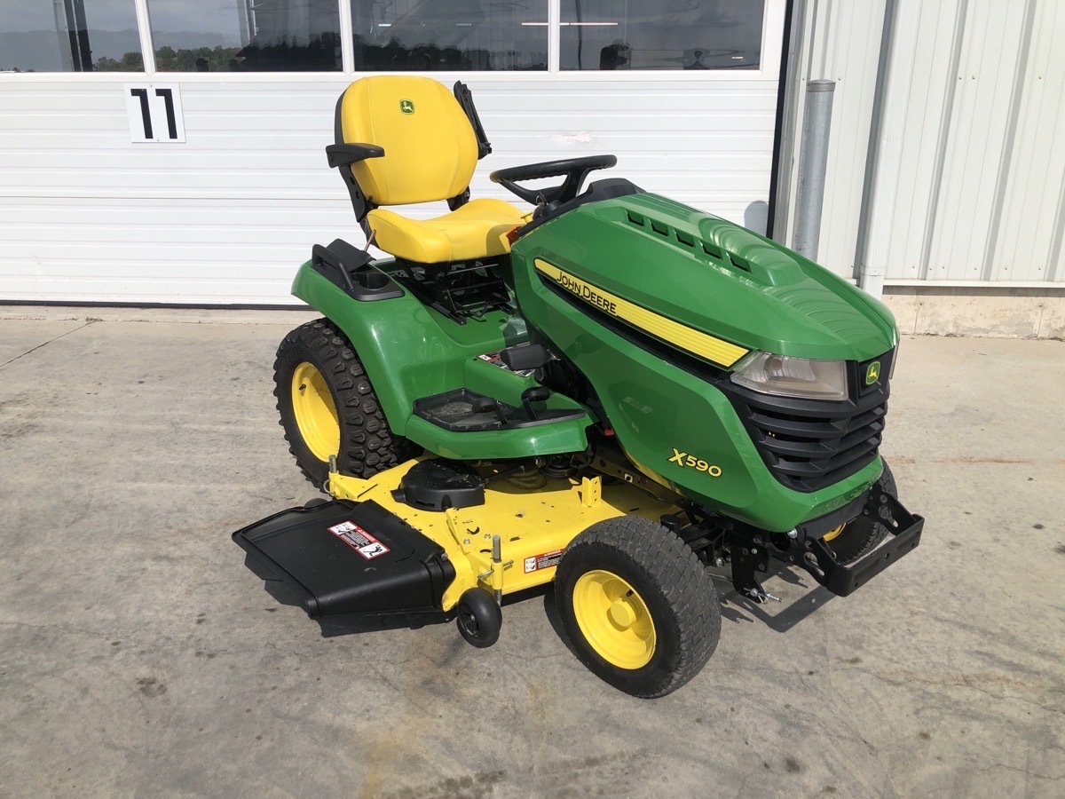2020 John Deere X590 Image 4