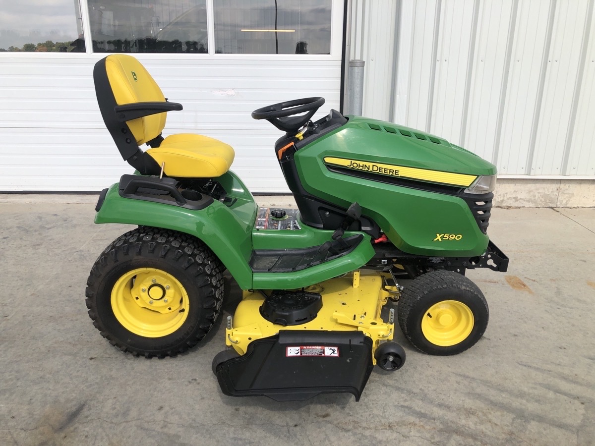 2020 John Deere X590 Image 2