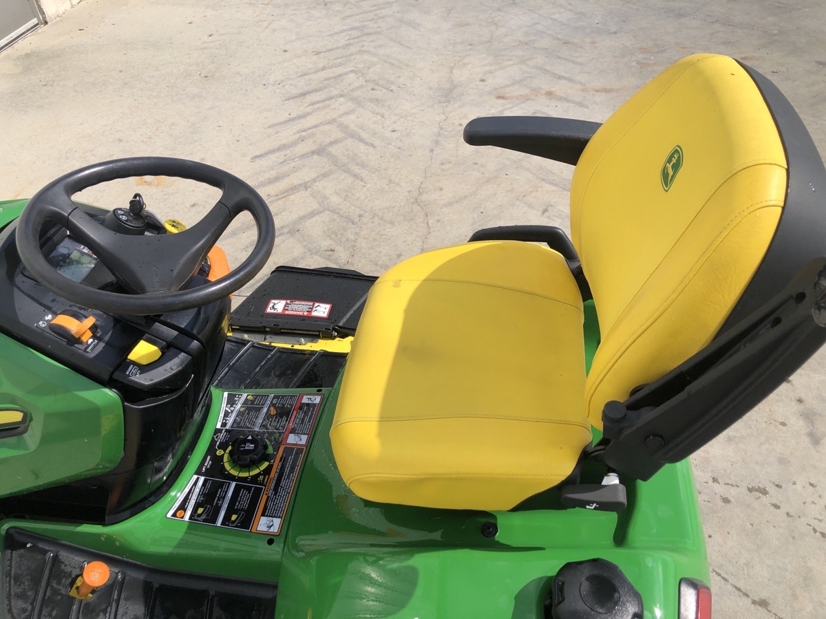 2020 John Deere X590 Image 7