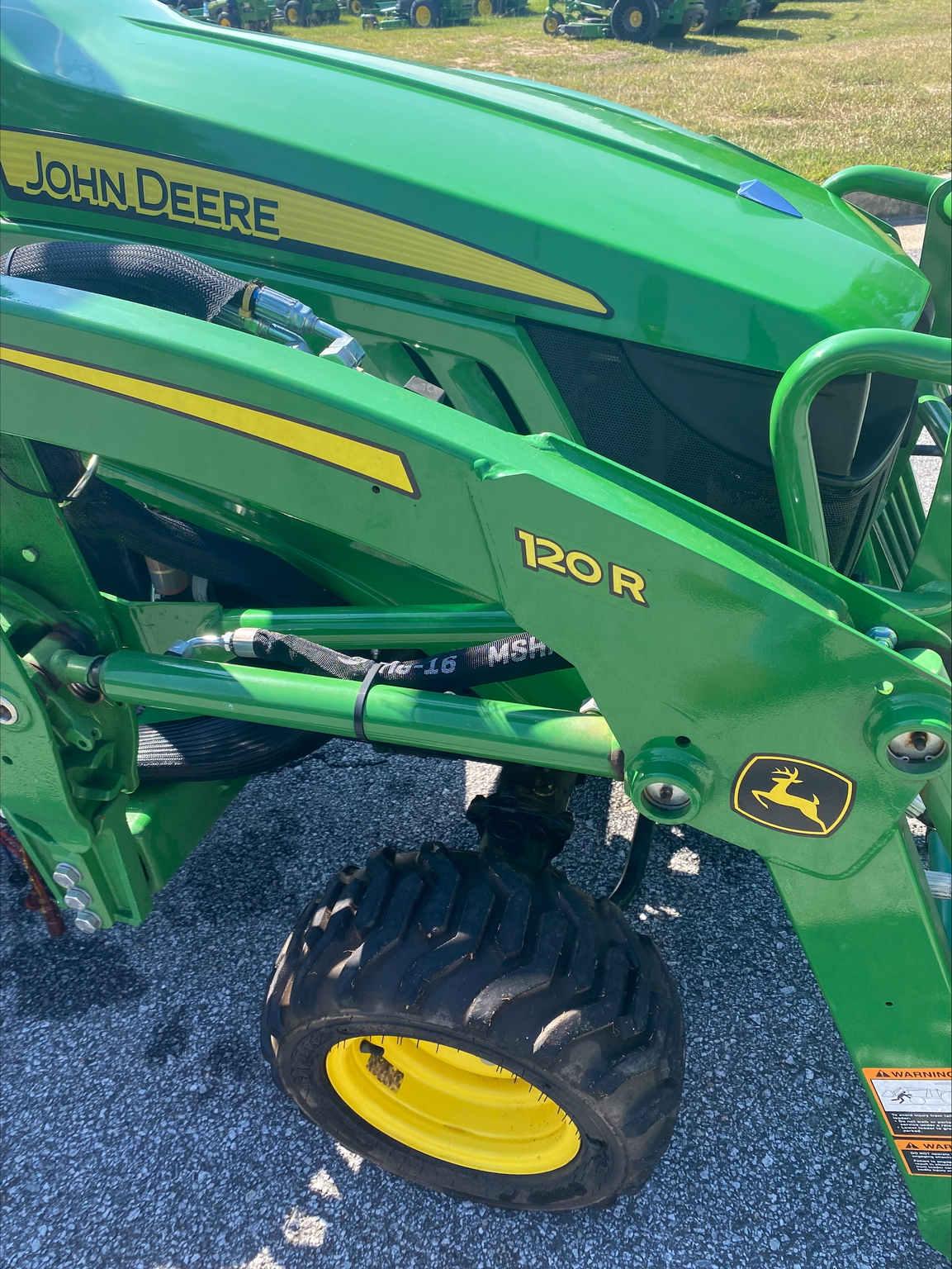 2022 John Deere 1025R Image 5