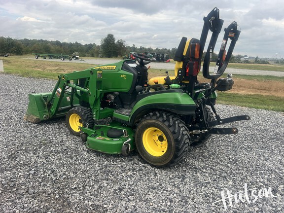 Photo of 2015 John Deere 1025R