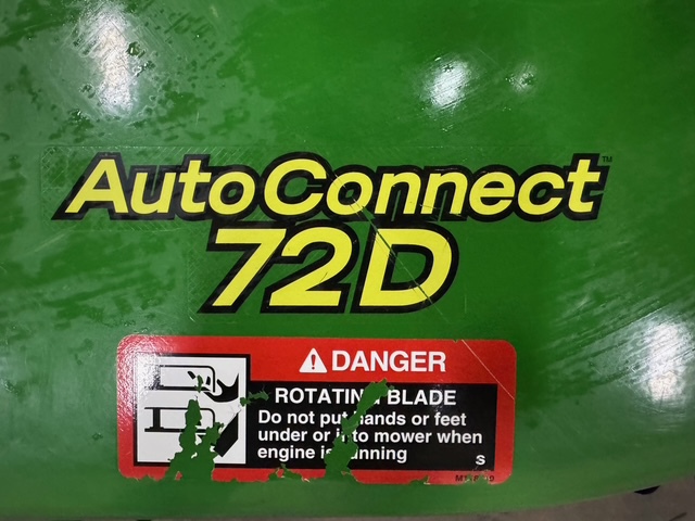 2018 John Deere 3046R Image 3