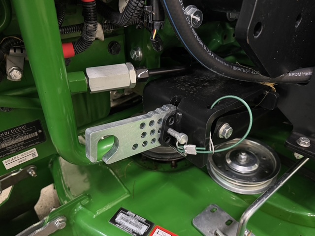 2018 John Deere 3046R Image 14