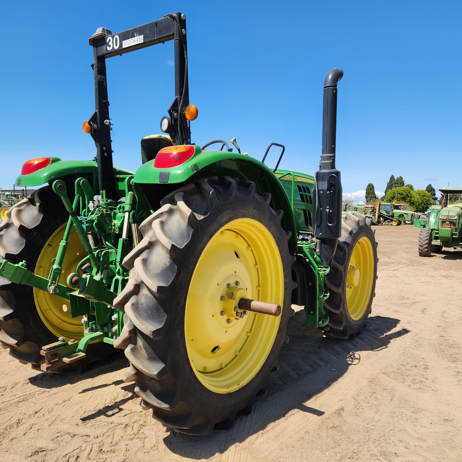 2021 John Deere 6110M Image 5