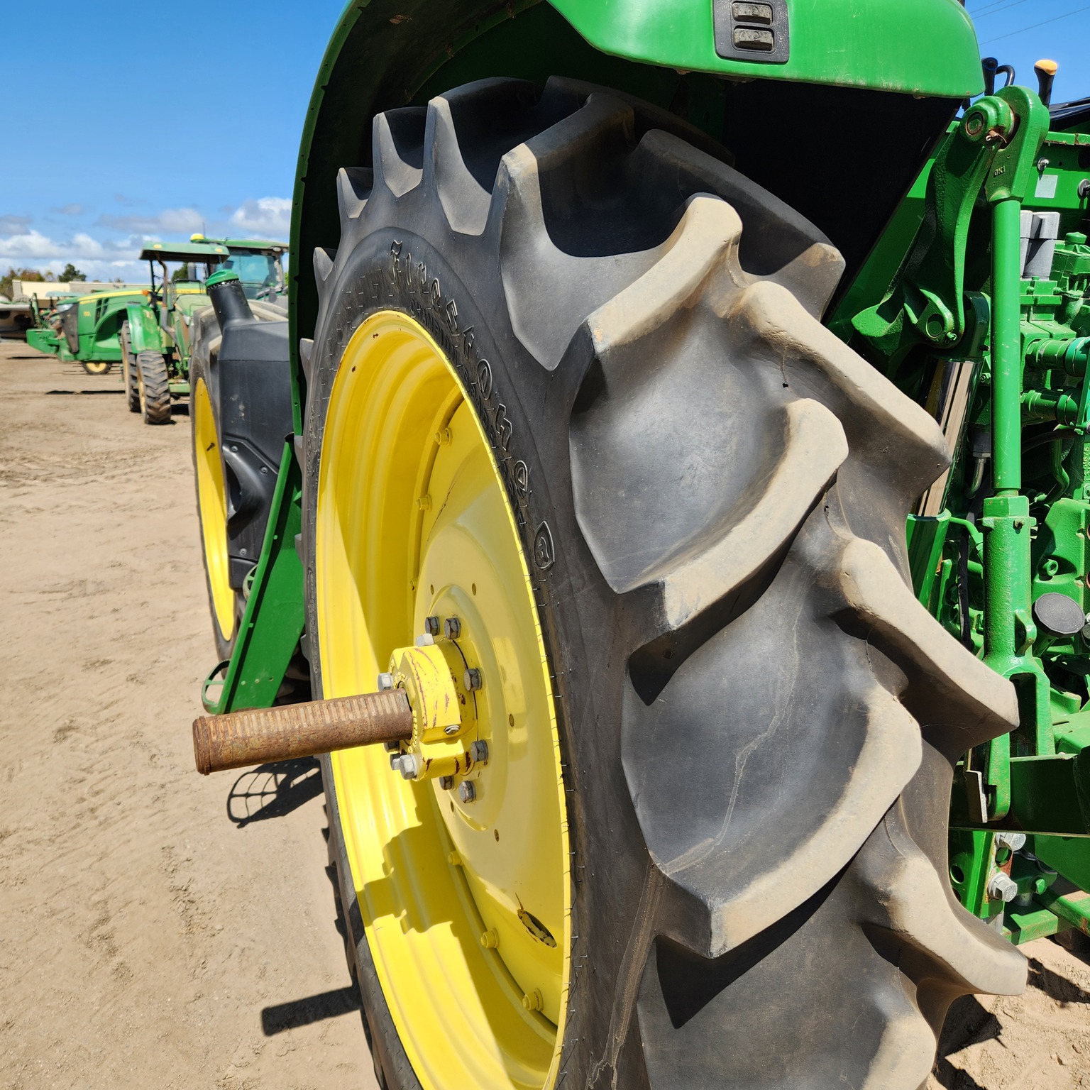 2021 John Deere 6110M Image 10