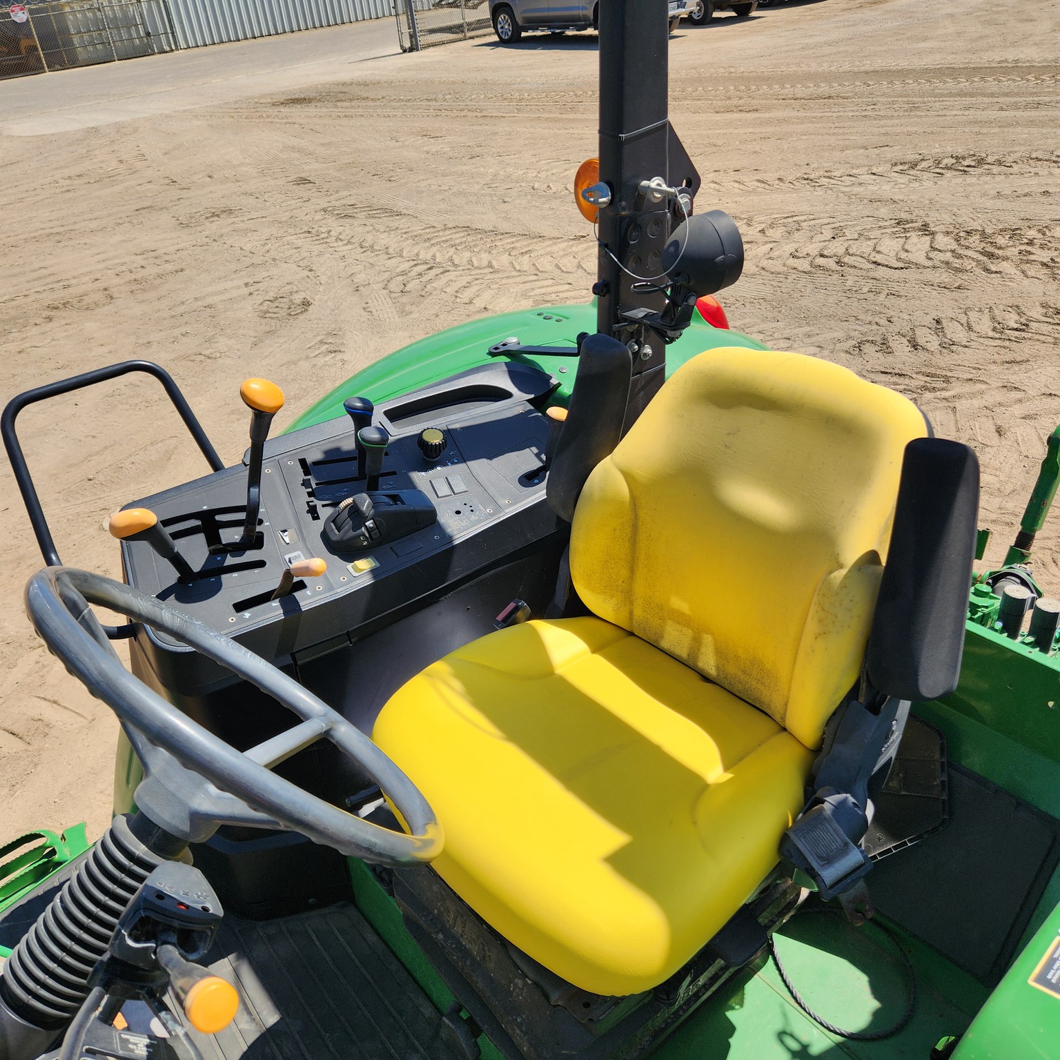 2021 John Deere 6110M Image 11