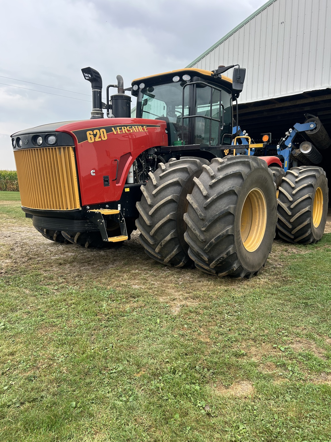 2022 Versatile 620 Image 3