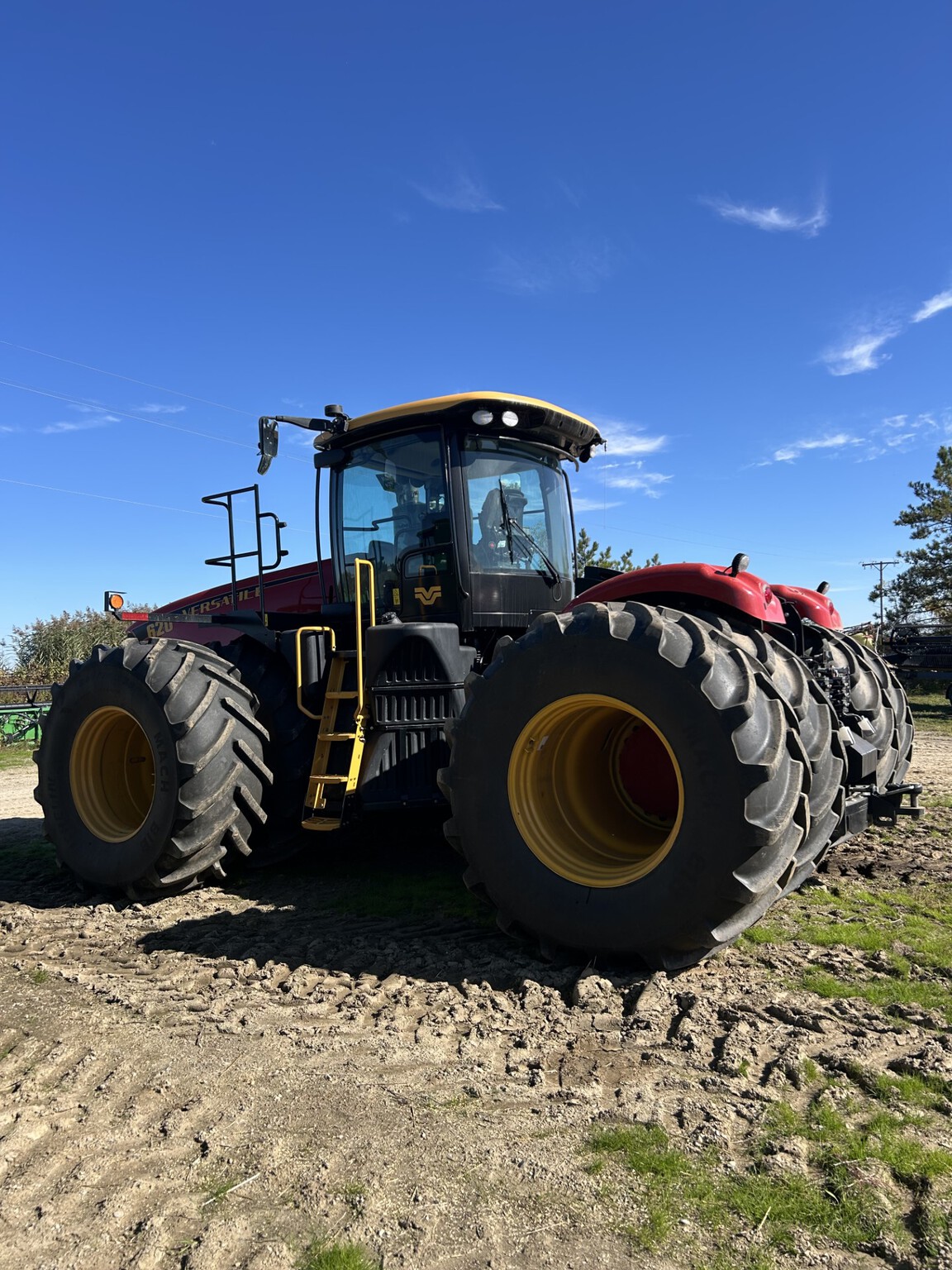 2022 Versatile 620 Image 12