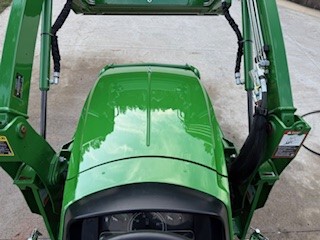 2024 John Deere 2032R Image 6