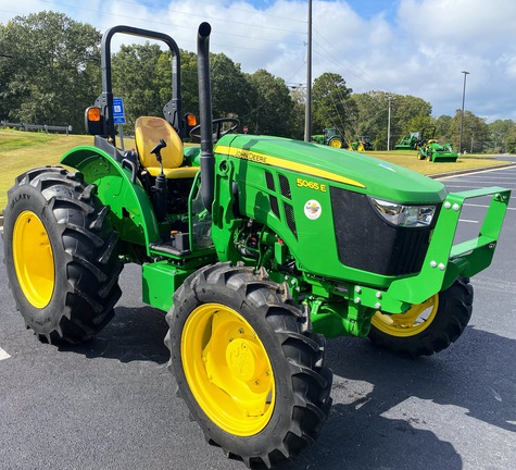 2022 John Deere 5065E Photo 2