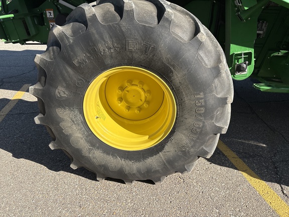 Used 2019 John Deere S790 Combines at Horizon Ag & Turf in Edmonton West, AB - Photo4