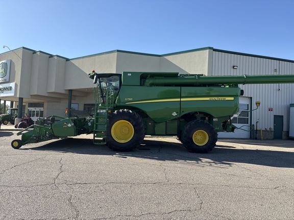  John Deere S790