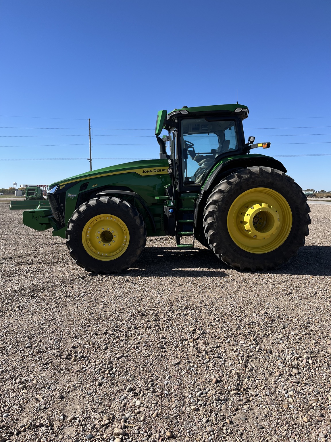 2025 John Deere 8R 410 Image 4