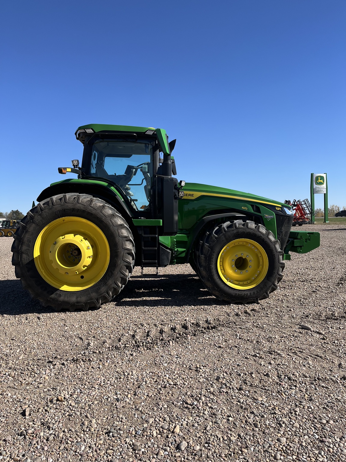 2025 John Deere 8R 410 Image 8