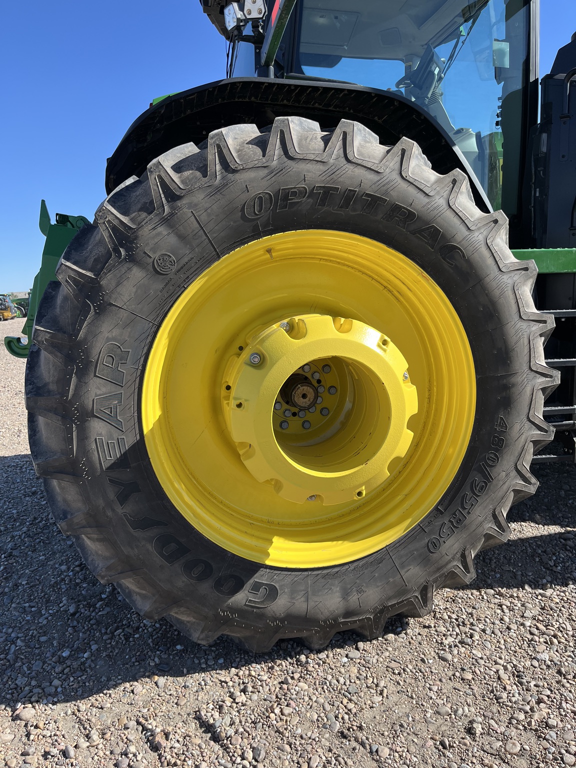 2025 John Deere 8R 410 Image 9