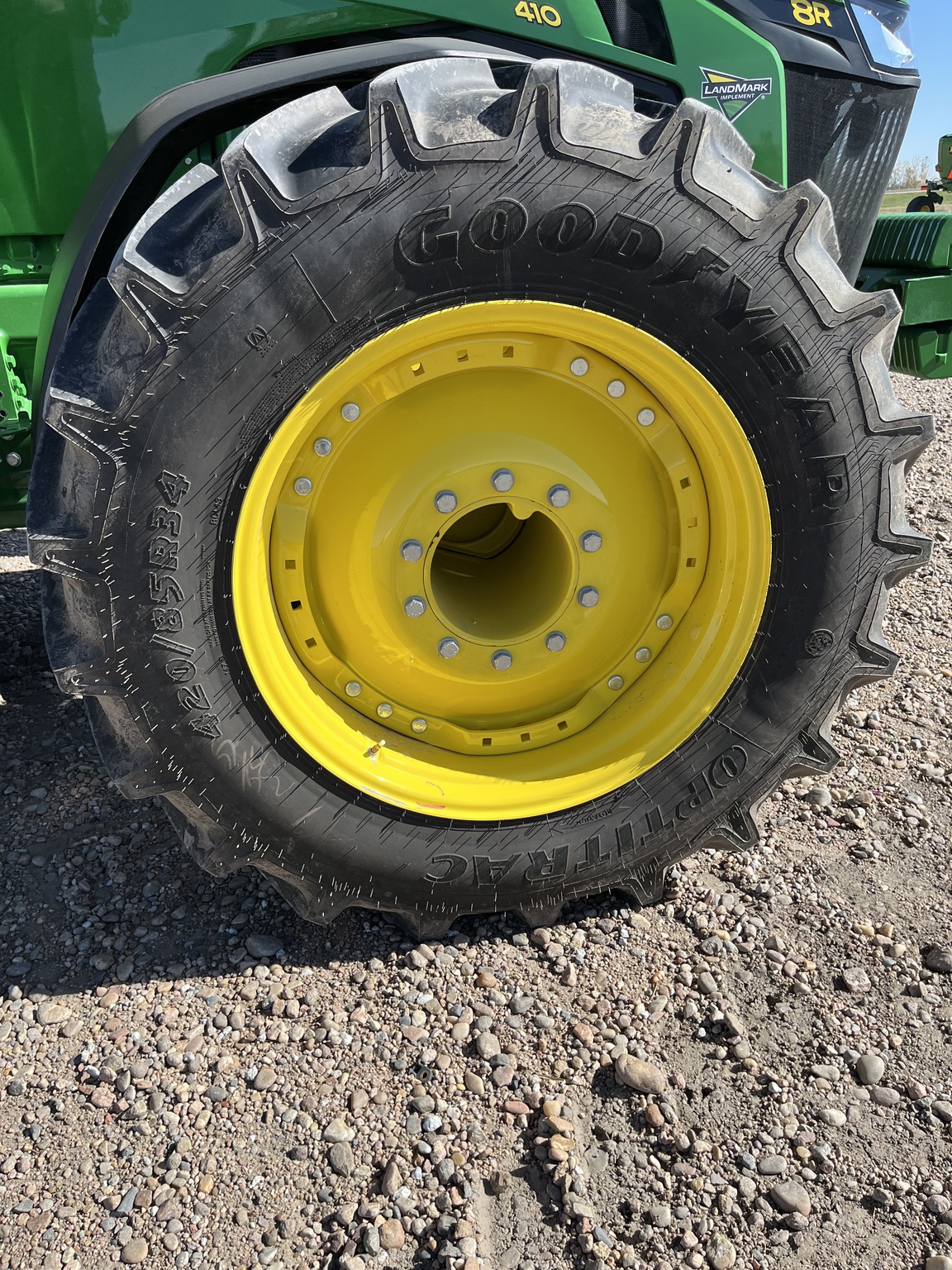 2025 John Deere 8R 410 Image 11