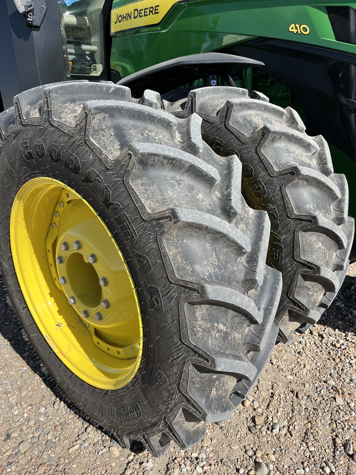 2025 John Deere 8R 410 Image 12
