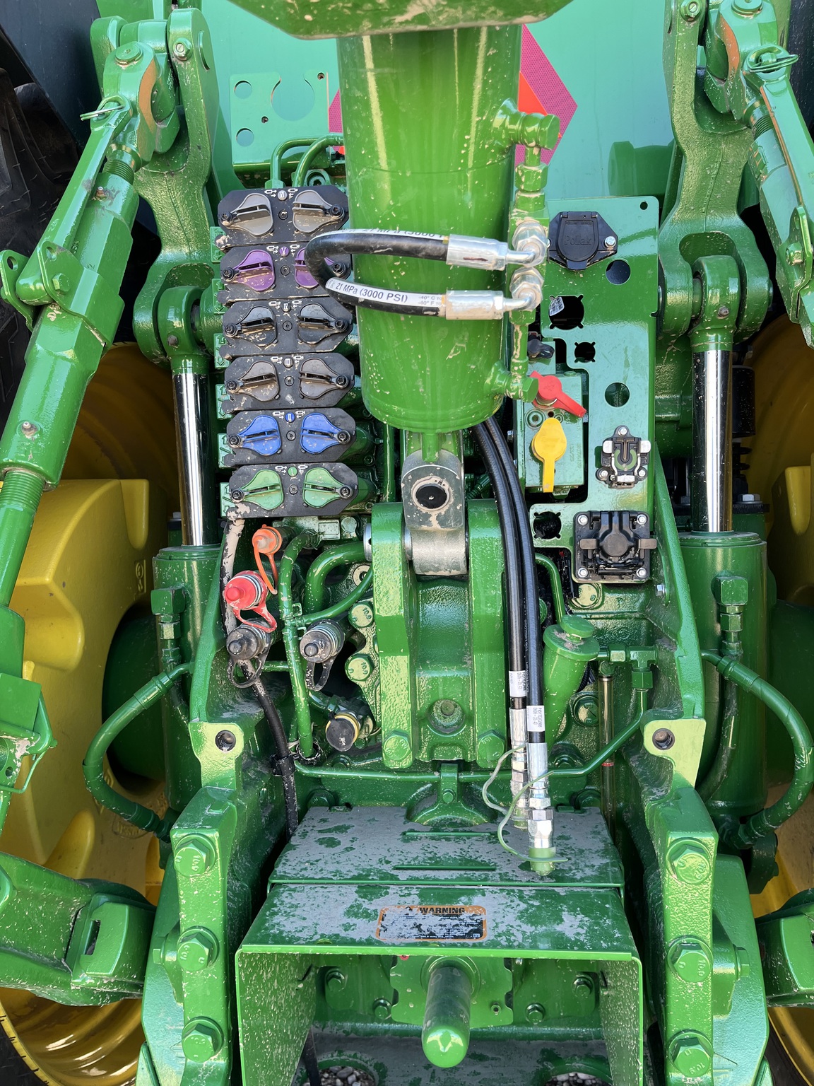 2025 John Deere 8R 410 Image 13