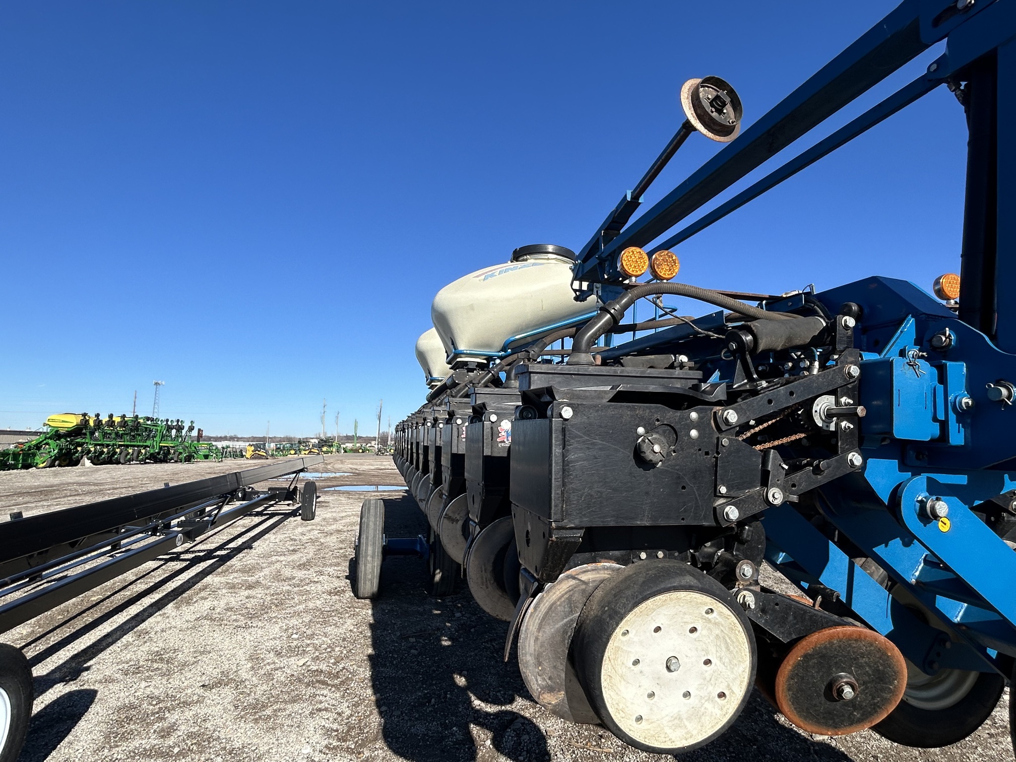  2012 Kinze 3660 at Heritage Tractor in Topeka, KS