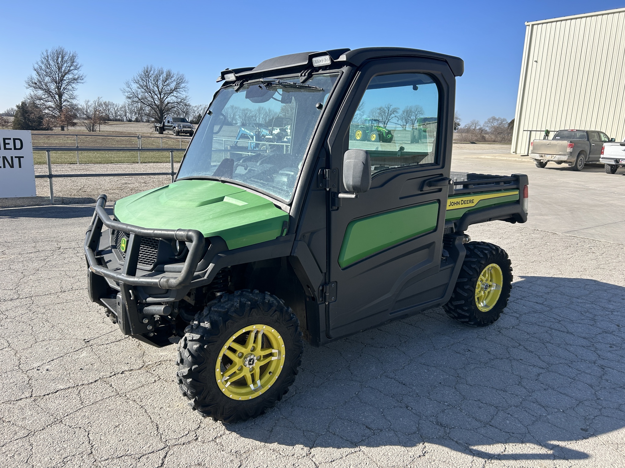  2023 John Deere XUV 835M at Heritage Tractor in Baldwin City, KS
