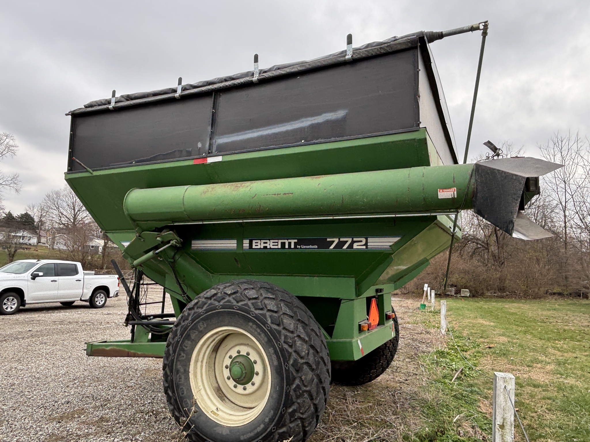 Used 1992 Unverferth GC772 Grain Carts at Koenig Equipment in Rushville, IN - PhotoXL2