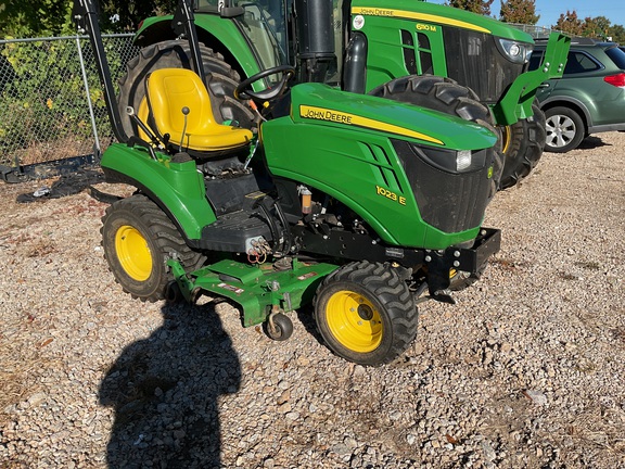 2015 John Deere 1023E Photo 1