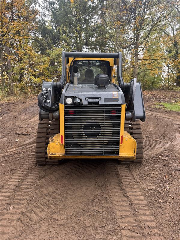 2023 John Deere 325G Image 2
