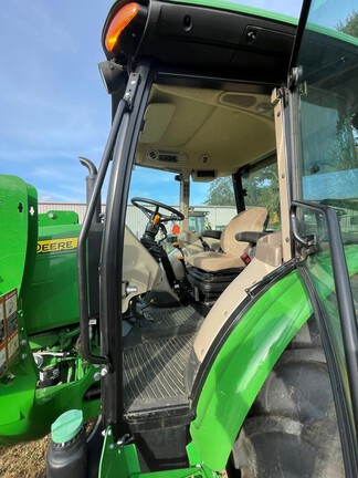 2024 John Deere 5075E Photo 3