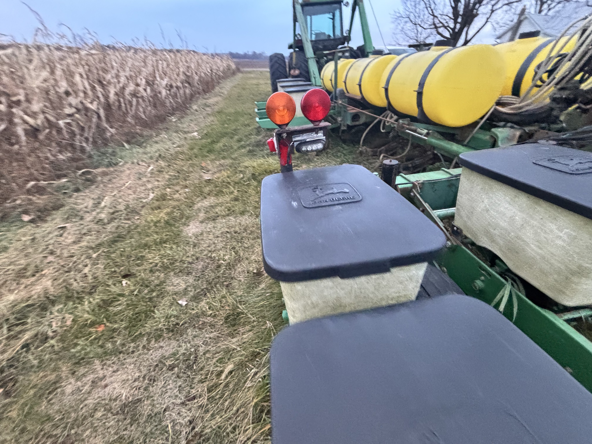 John Deere 7000 Image 2