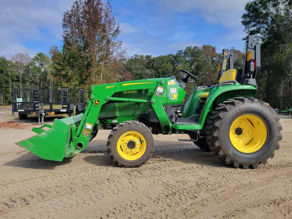 2025 John Deere 3025E Image 2