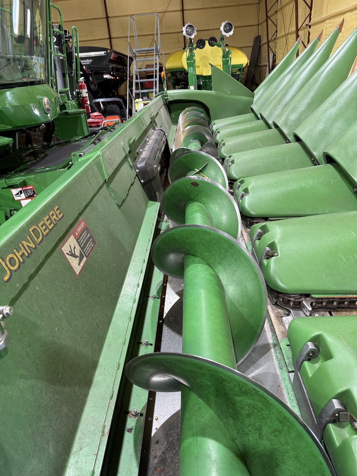 2009 John Deere 608C Image 4