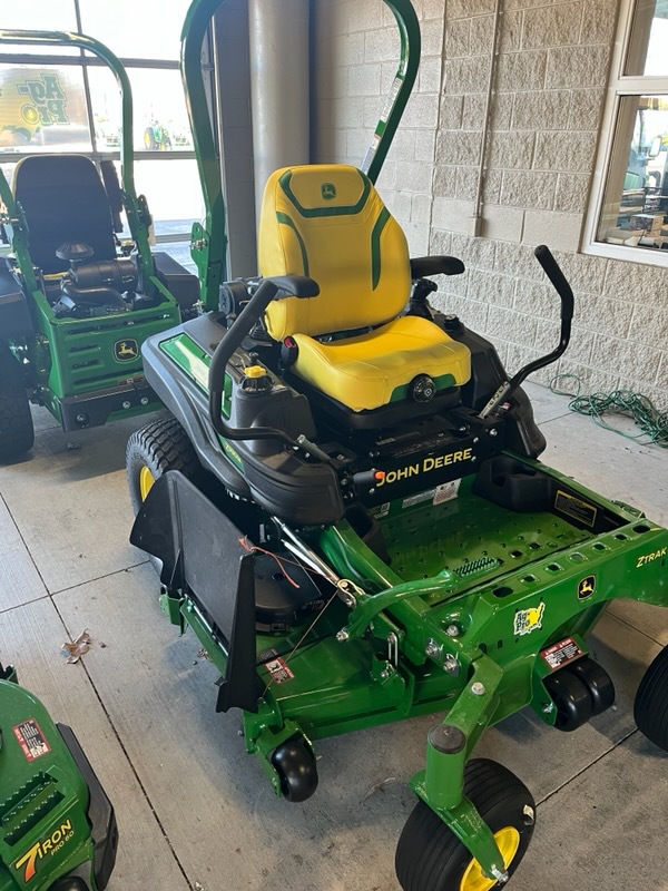 2025 John Deere Z930M Image 2