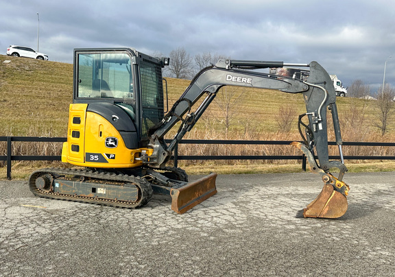 2024 John-Deere 35 P