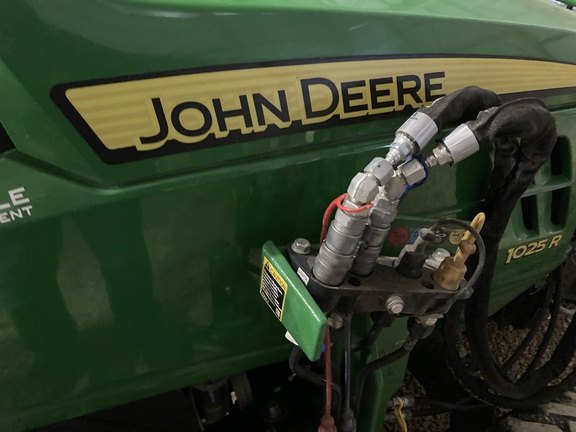 2022 John Deere 1025R - Photo8