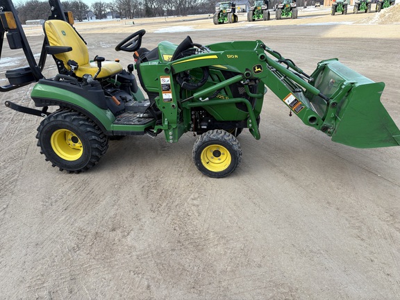 2022 John Deere 1025R - Photo4