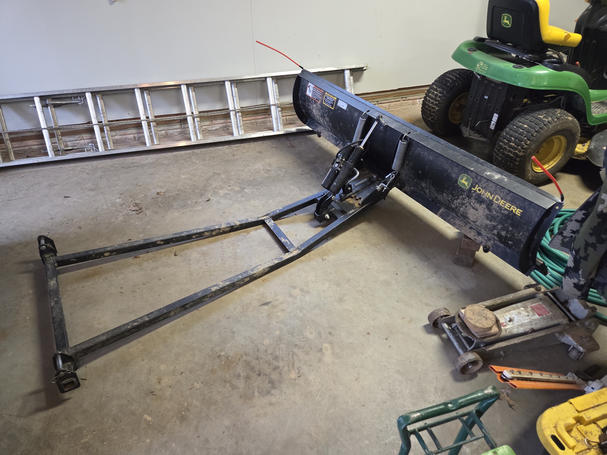  2016 John Deere XUV 825I GREEN at Heritage Tractor in Lacon, IL