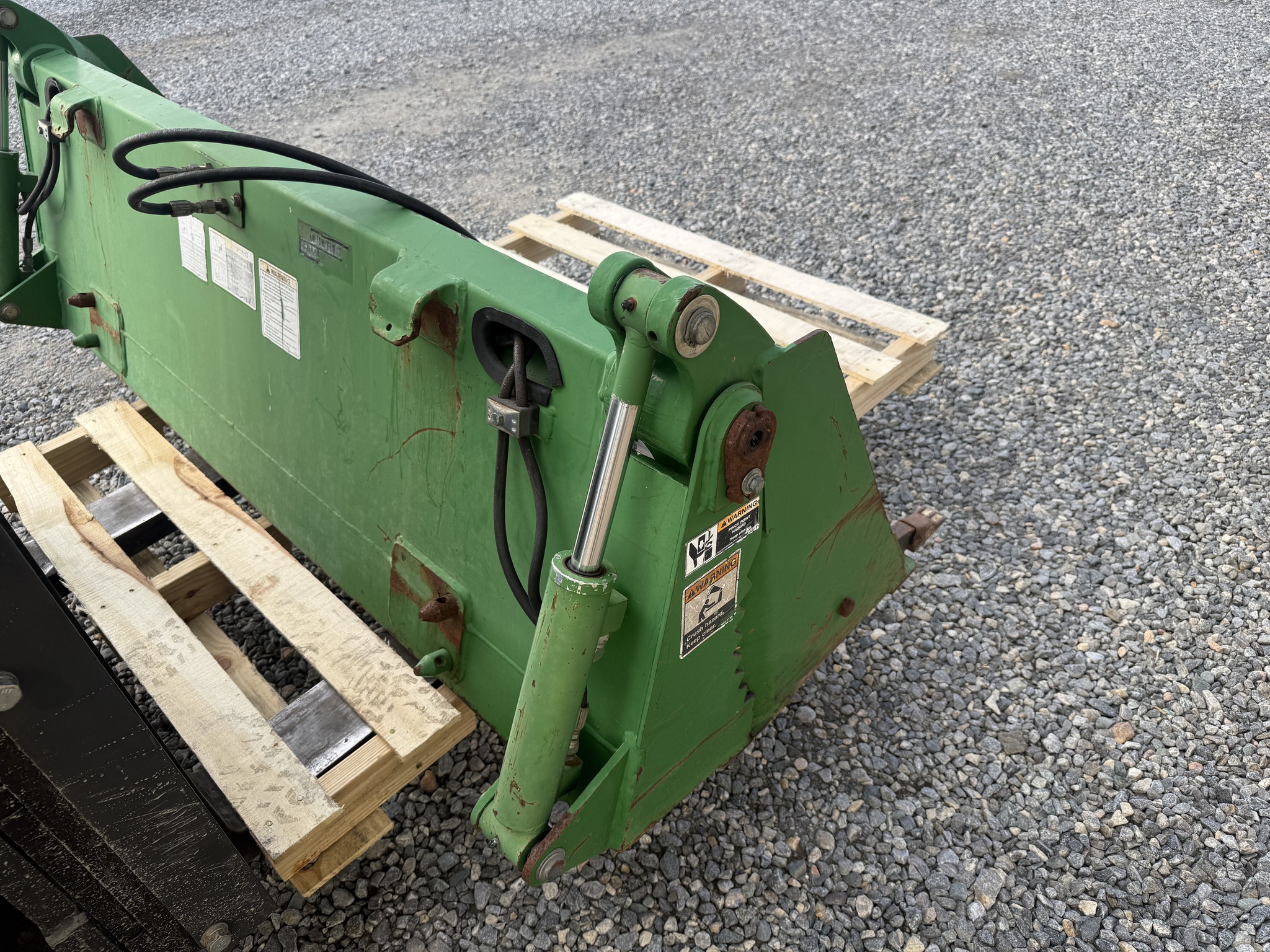 2010 Frontier AY11E Image 5