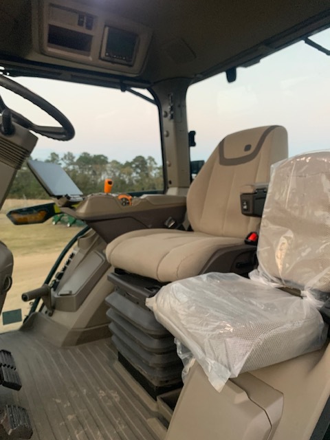 2024 John Deere 8R 250 Image 8