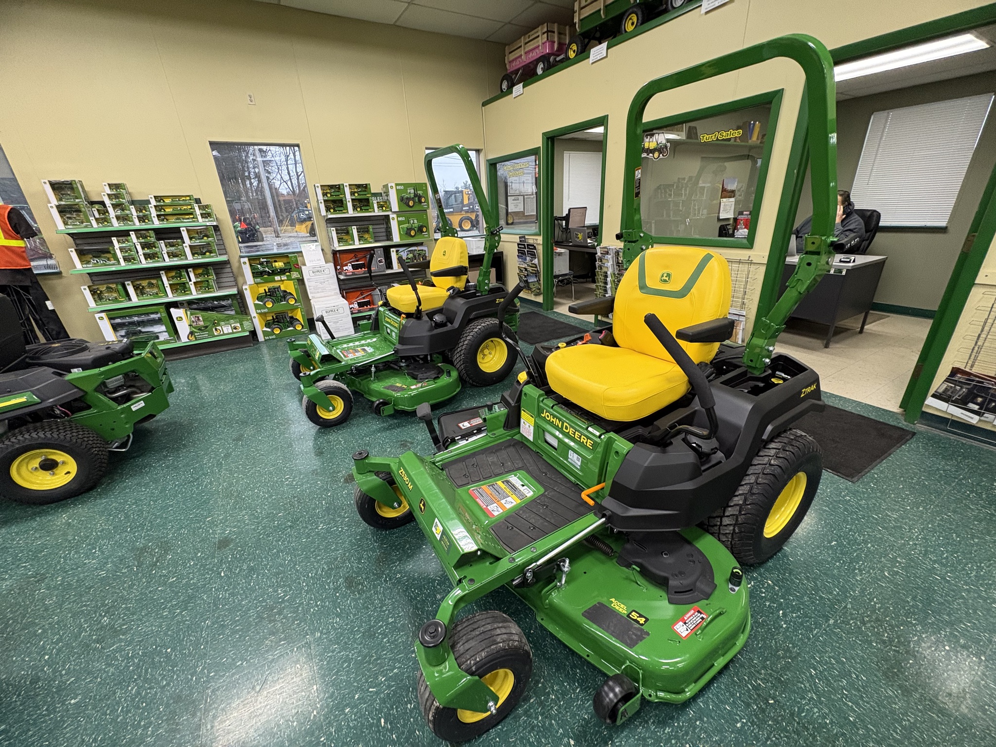 2026 John Deere Z530M Image 8