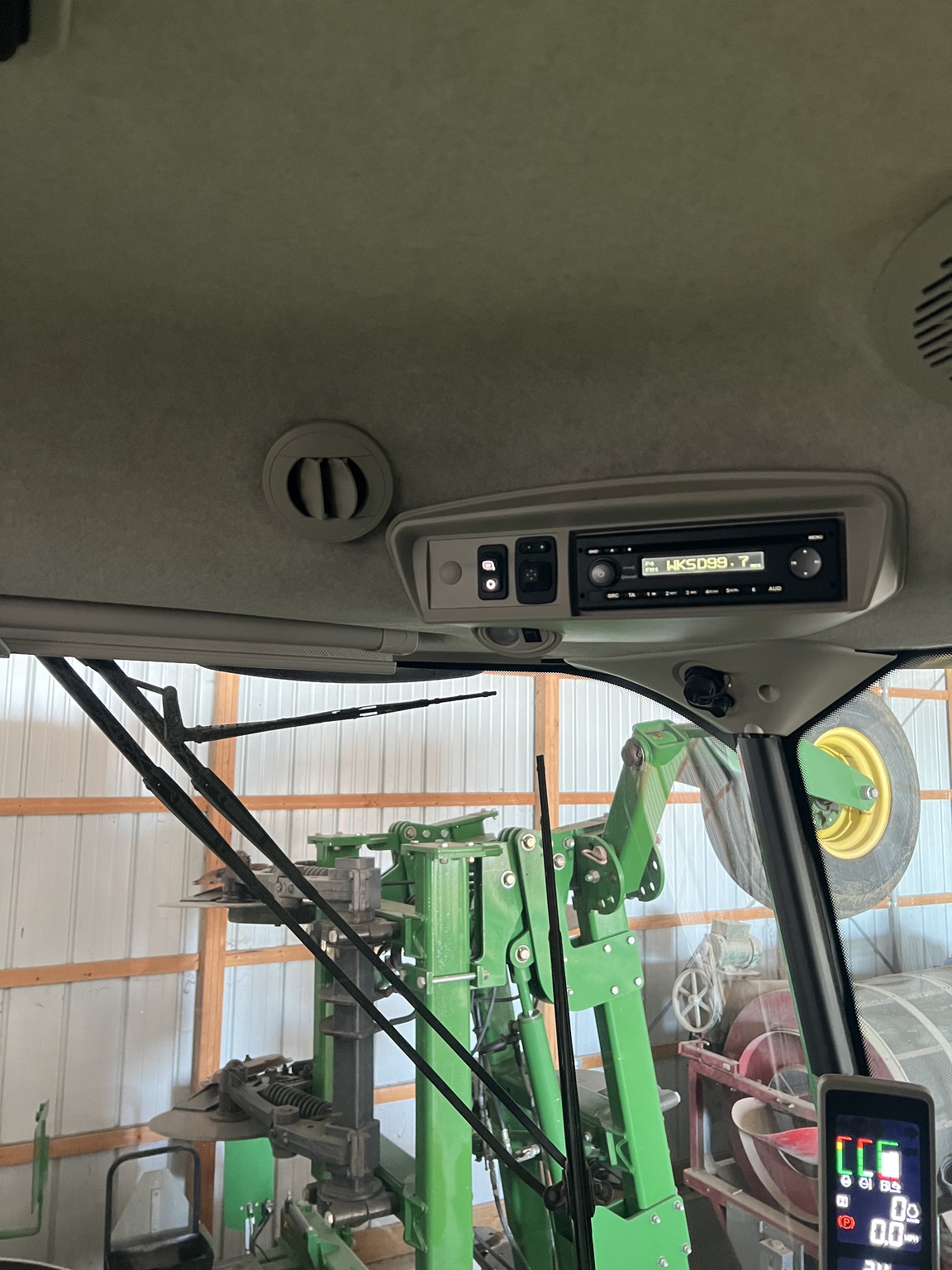 2017 John Deere S660 Image 24