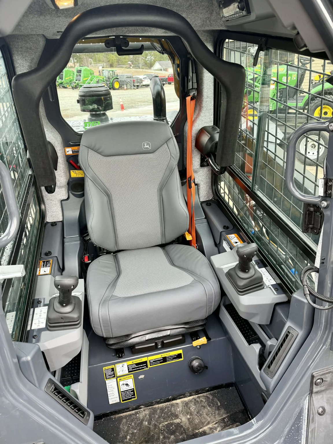 2026 John Deere 333 P Image 8