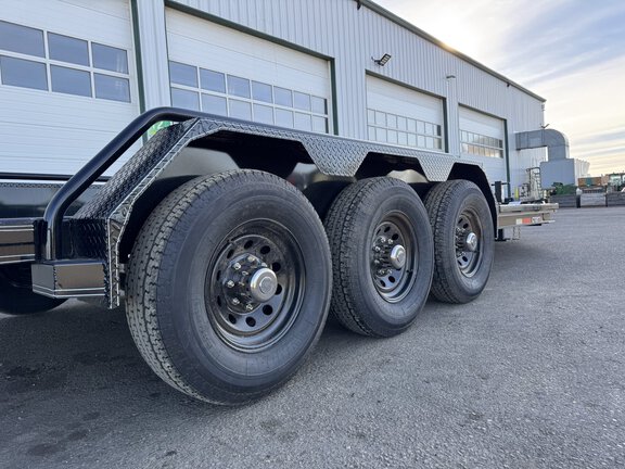 New In-Stock 2026 Double A CT217-24 Trailers at Horizon Ag & Turf in Lloydminster, AB - Photo11