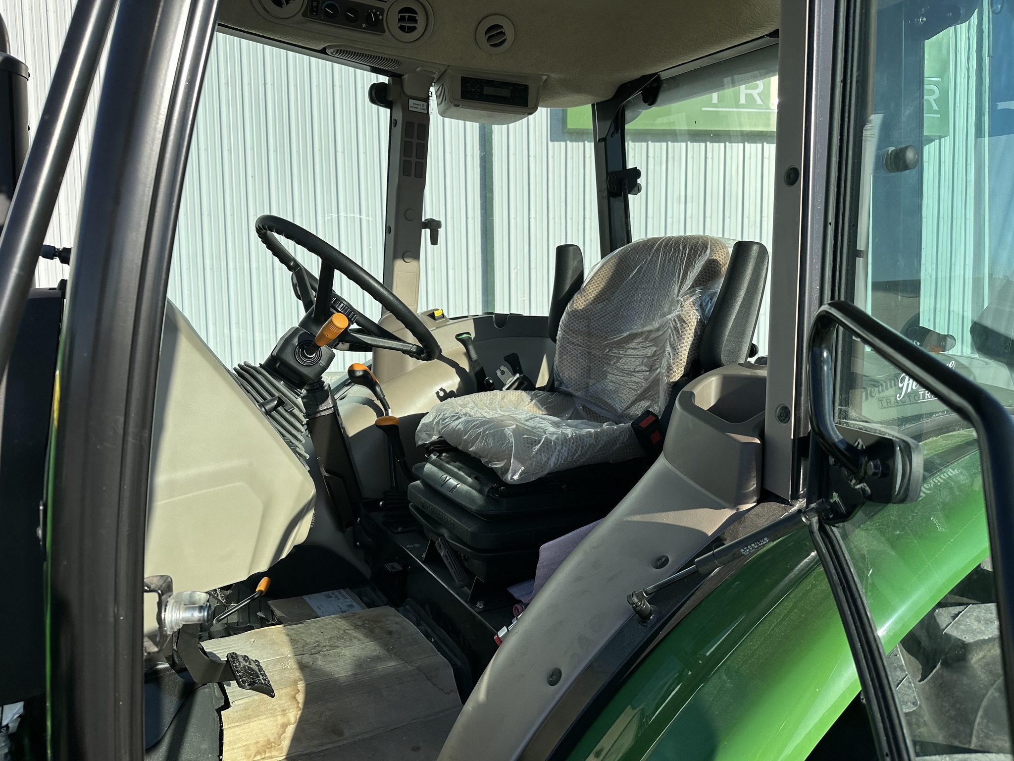  2023 John Deere 5075E at Heritage Tractor in Joplin, MO