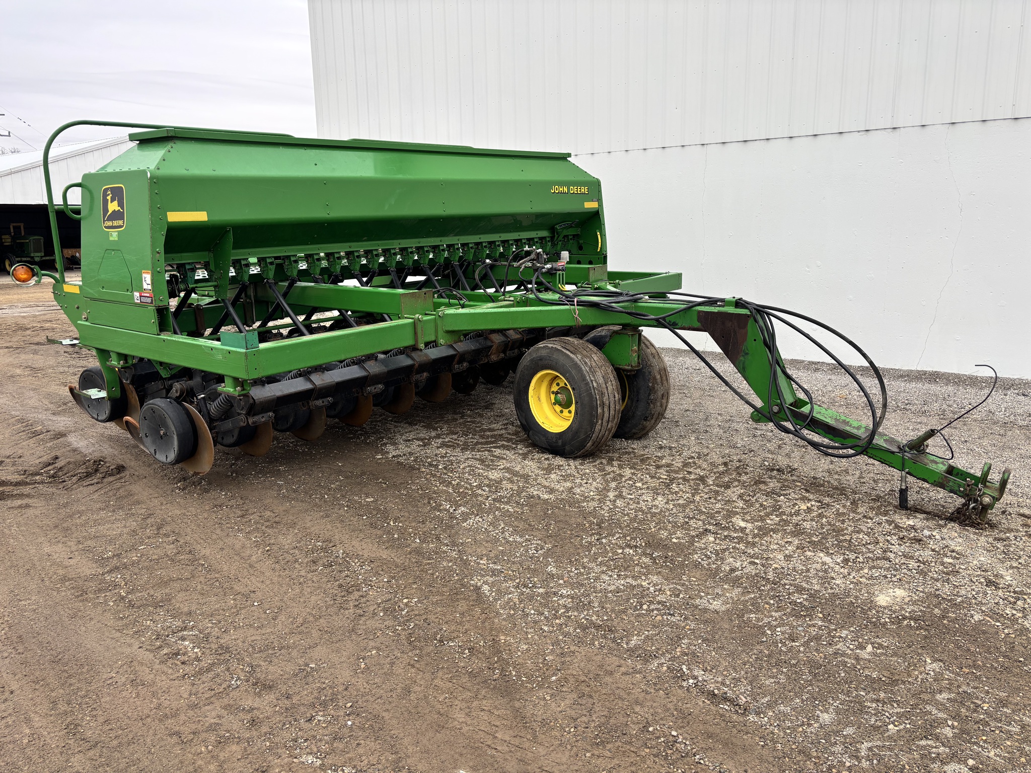 2001 John Deere 1560 Image 2