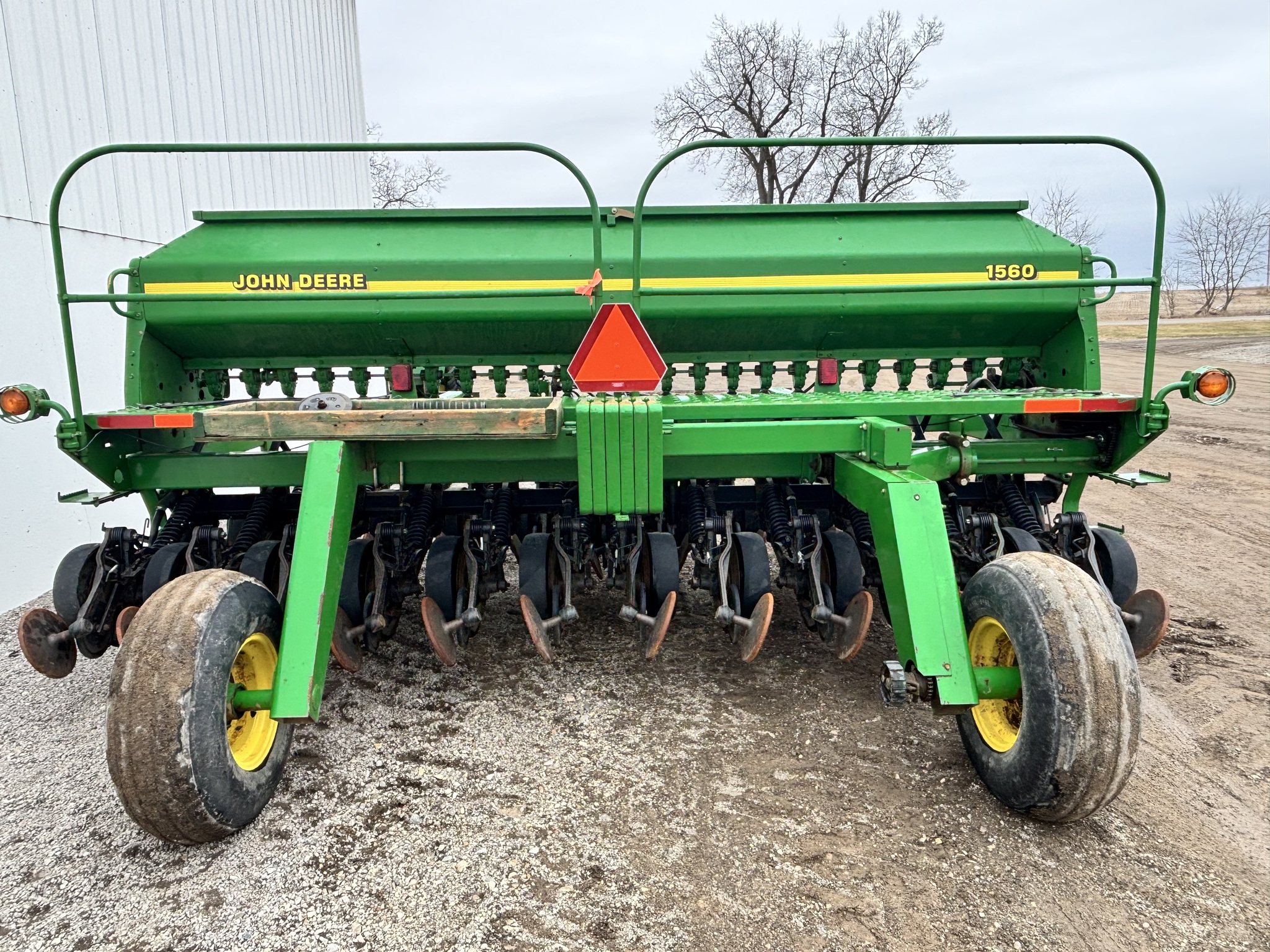 2001 John Deere 1560 Image 5