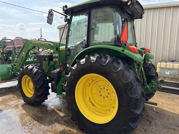 2022 John Deere 5100M Photo 6