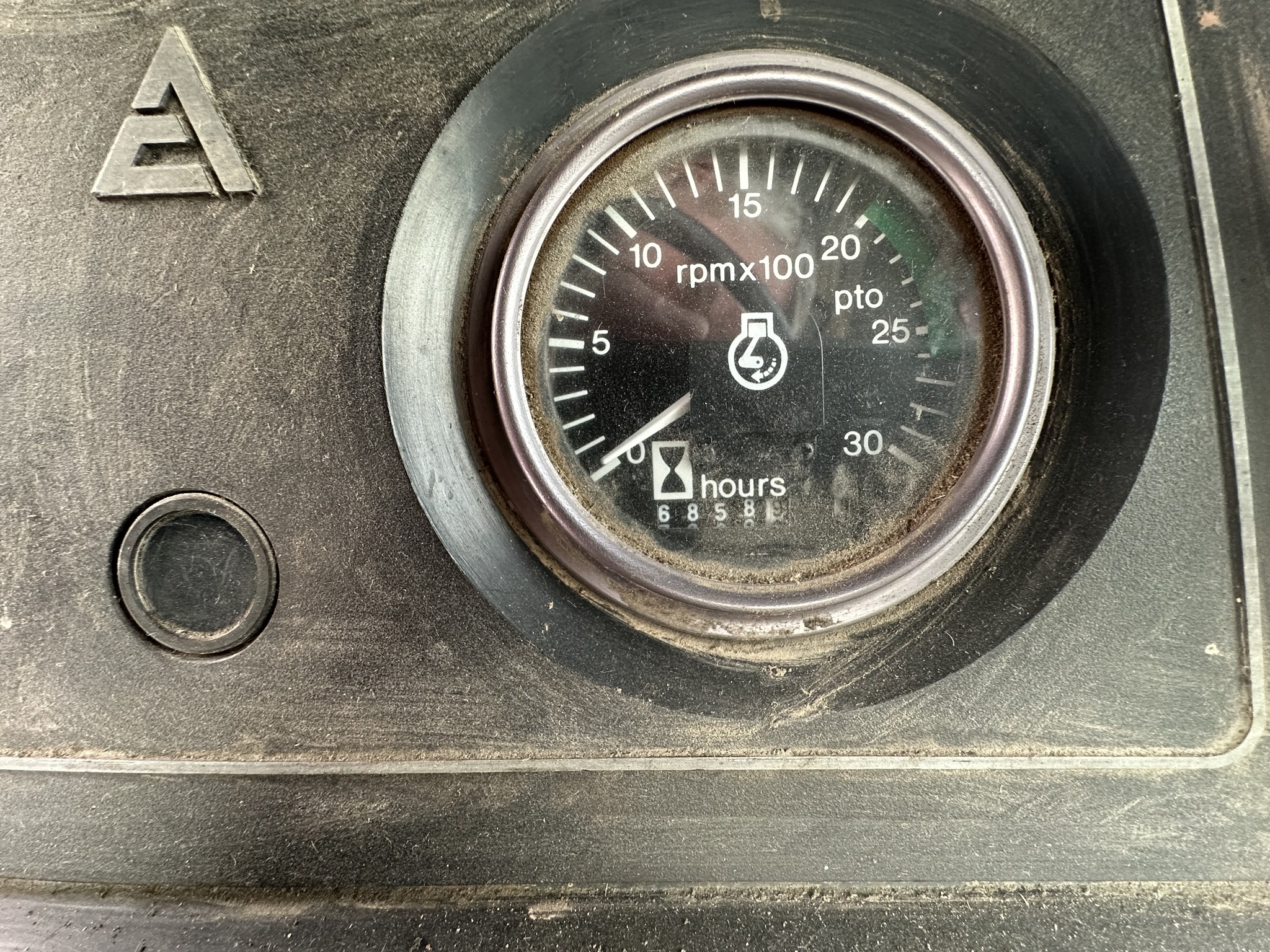 1985 Allis-Chalmers 8010 Image 3