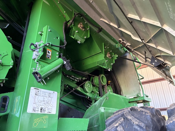 Photo of 2023 John Deere S780